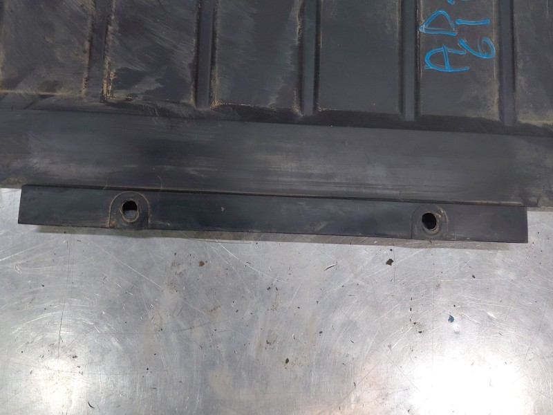 Recambio de cubrecarter para renault captur techno referencia OEM IAM 758903856R  