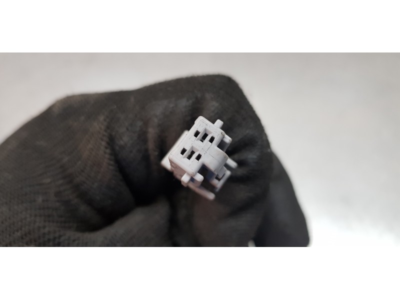 Recambio de pretensor airbag izquierdo para fiat doblo ii cargo (263) furgón base referencia OEM IAM 735511973   Recambio de pretensor airbag izquierdo para fiat doblo ii cargo (263) furgón base referencia OEM IAM 735511973