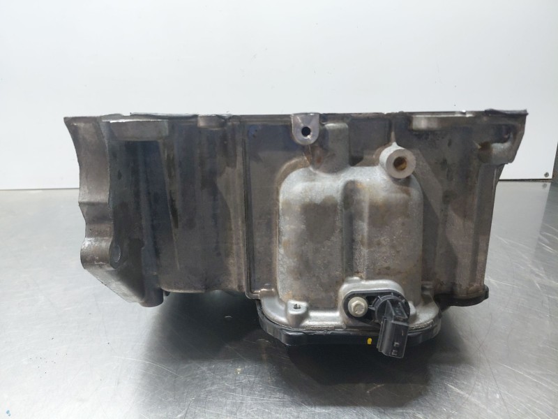 Recambio de carter para renault captur techno referencia OEM IAM 111104122R  
