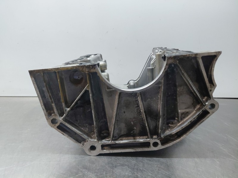 Recambio de carter para renault captur techno referencia OEM IAM 111104122R  