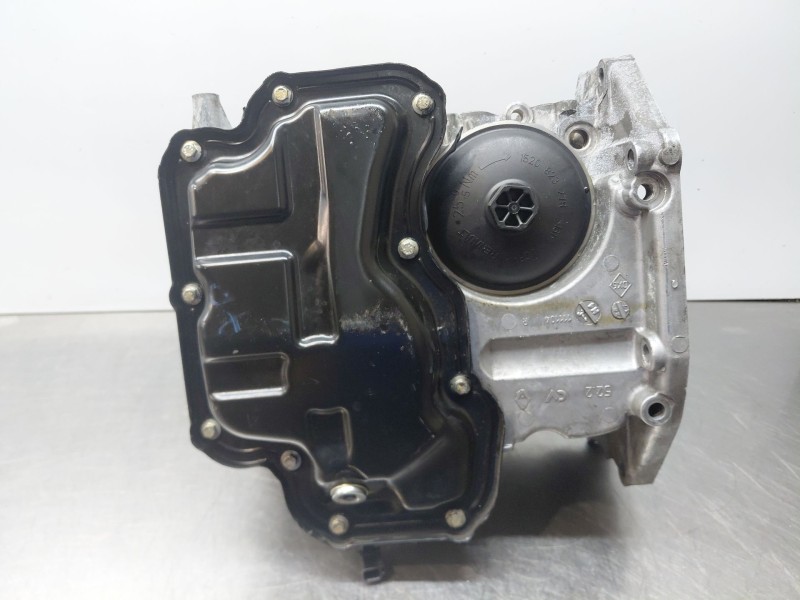 Recambio de carter para renault captur techno referencia OEM IAM 111104122R  