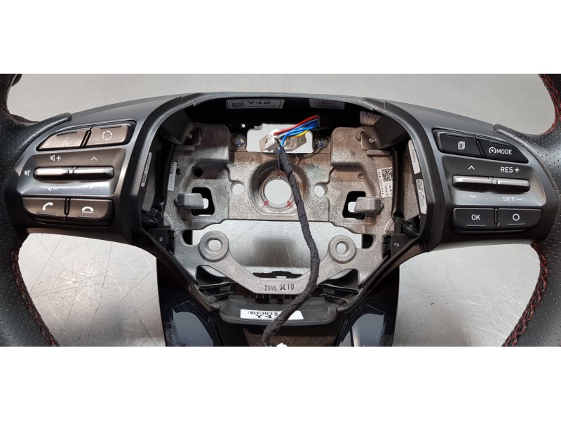 Recambio de volante para hyundai kona klass 2wd referencia OEM IAM 56120J9100MGY  