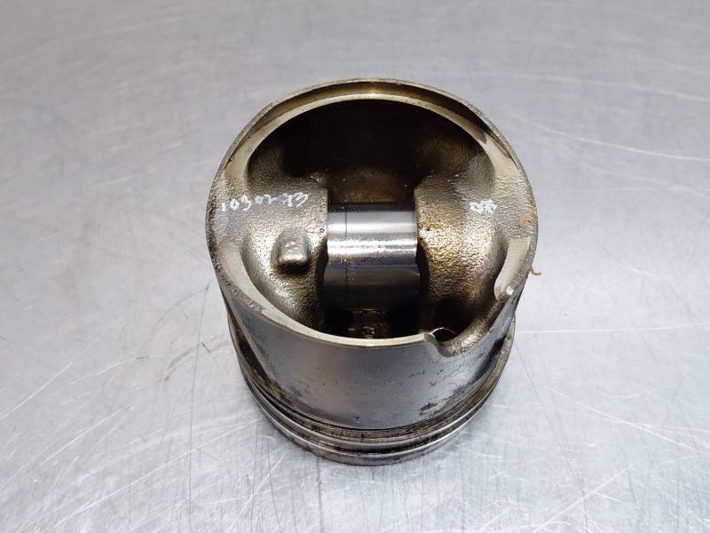Recambio de piston para mercedes-benz clase a (w176) design referencia OEM IAM A6510301117  