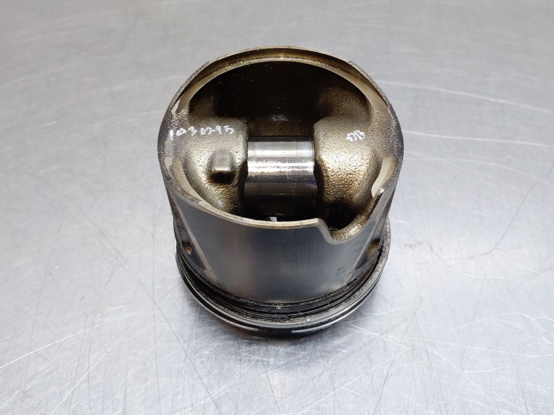 Recambio de piston para mercedes-benz clase a (w176) design referencia OEM IAM A6510301117  