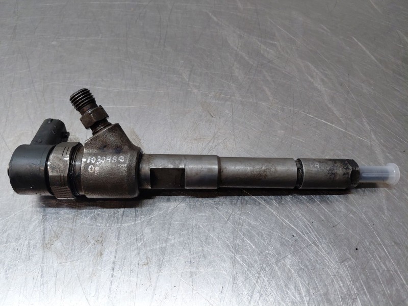 Recambio de inyector para fiat doblo active referencia OEM IAM 0445110351  