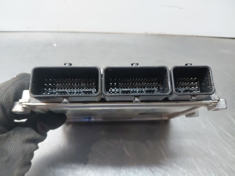 Recambio de centralita motor uce para renault captur techno referencia OEM IAM 237109221R  
