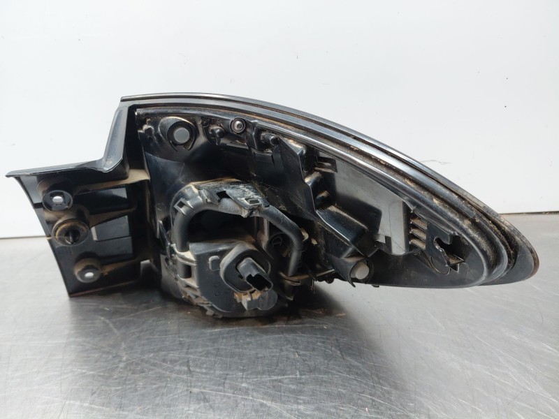 Recambio de piloto trasero izquierdo para renault captur techno referencia OEM IAM 265557849R  
