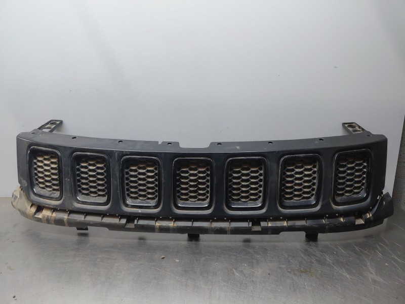 Recambio de rejilla delantera para jeep compass ii multiair referencia OEM IAM 6BA20TZZAB 11601880001 