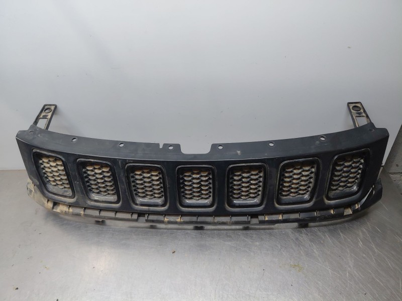 Recambio de rejilla delantera para jeep compass ii multiair referencia OEM IAM 6BA20TZZAB 11601880001 