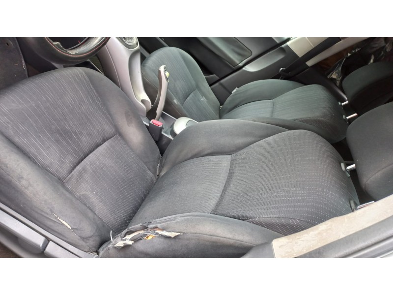 toyota auris del año 2008