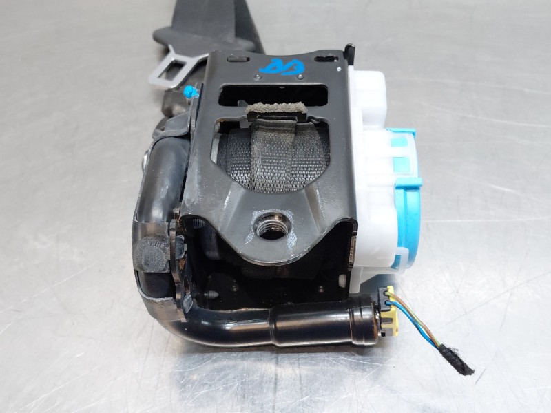 Recambio de cinturon seguridad trasero izquierdo para mercedes-benz clase gla (w156) 200 d referencia OEM IAM A1768600585  