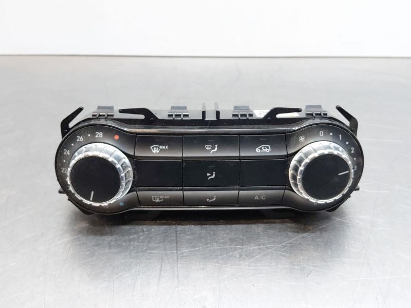 Recambio de mando climatizador para mercedes-benz clase gla (w156) 200 d referencia OEM IAM A2469003616  