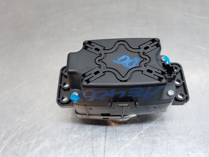 Recambio de mando multifuncion para mercedes-benz clase gla (w156) 200 d referencia OEM IAM A2469009715  
