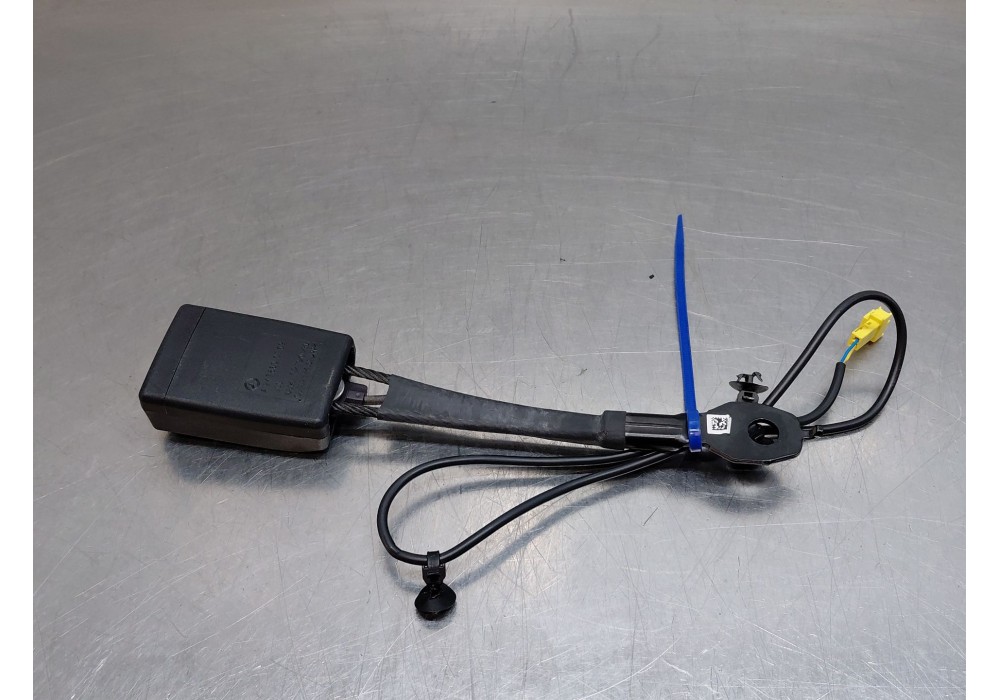 Recambio de enganche del cinturon delantero der para mercedes-benz clase gla (w156) 200 d referencia OEM IAM A2478600169  