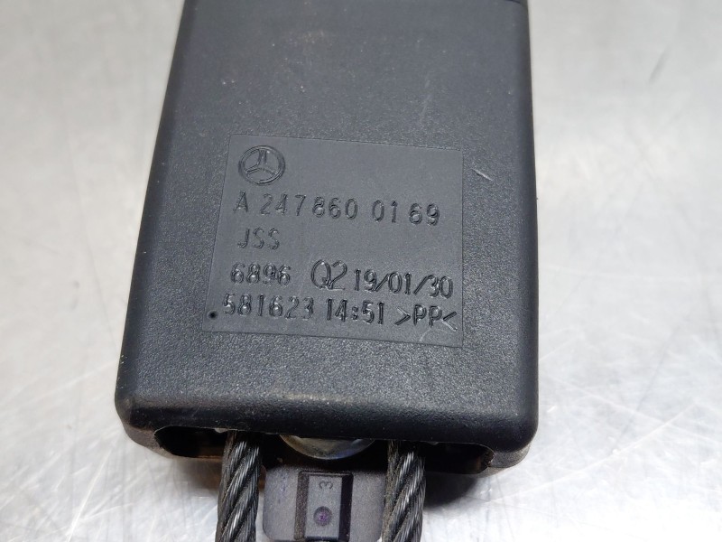 Recambio de enganche del cinturon delantero der para mercedes-benz clase gla (w156) 200 d referencia OEM IAM A2478600169  