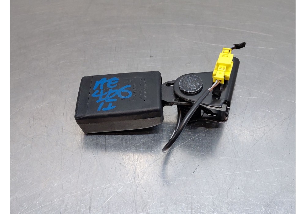 Recambio de enganche del cinturon trasero izq para mercedes-benz clase gla (w156) 200 d referencia OEM IAM A1768600369  