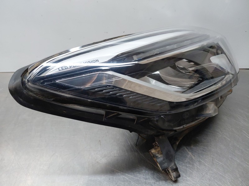 Recambio de faro derecho para renault captur techno referencia OEM IAM 260109006R  