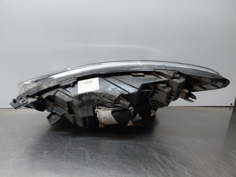 Recambio de faro derecho para renault captur techno referencia OEM IAM 260109006R  