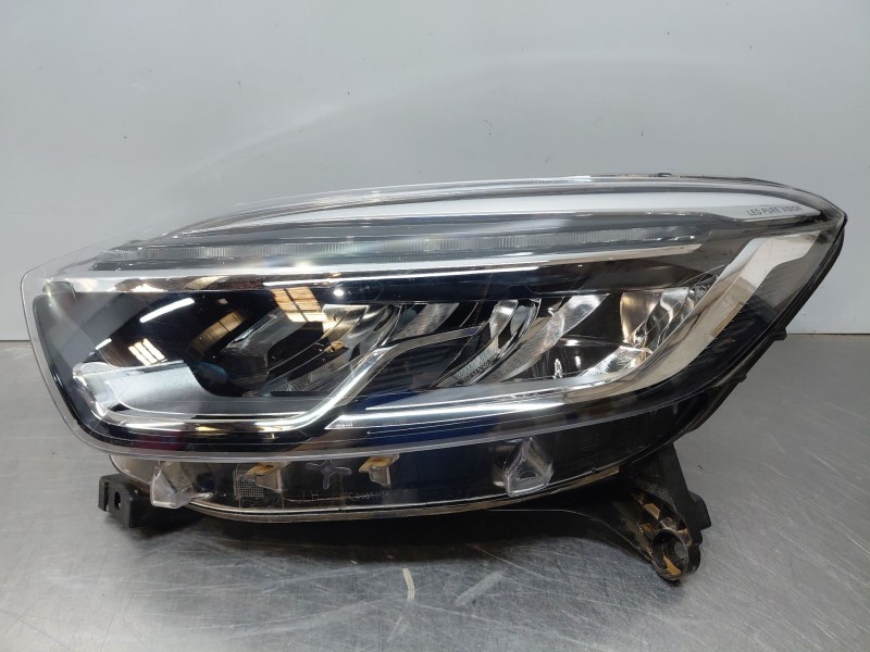 Recambio de faro izquierdo para renault captur techno referencia OEM IAM 260600380R  