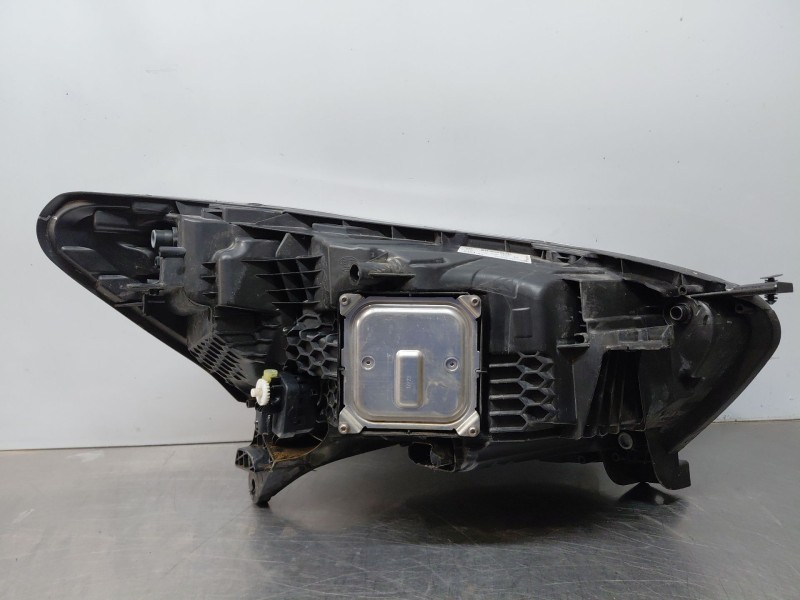 Recambio de faro izquierdo para renault captur techno referencia OEM IAM 260600380R  