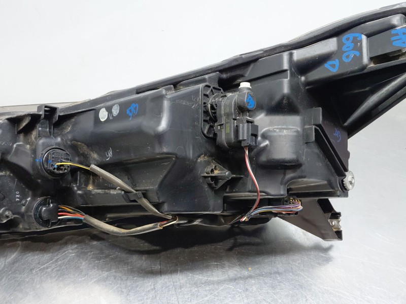 Recambio de faro derecho para nissan micra v (k14) acenta referencia OEM IAM 260105FA0A  