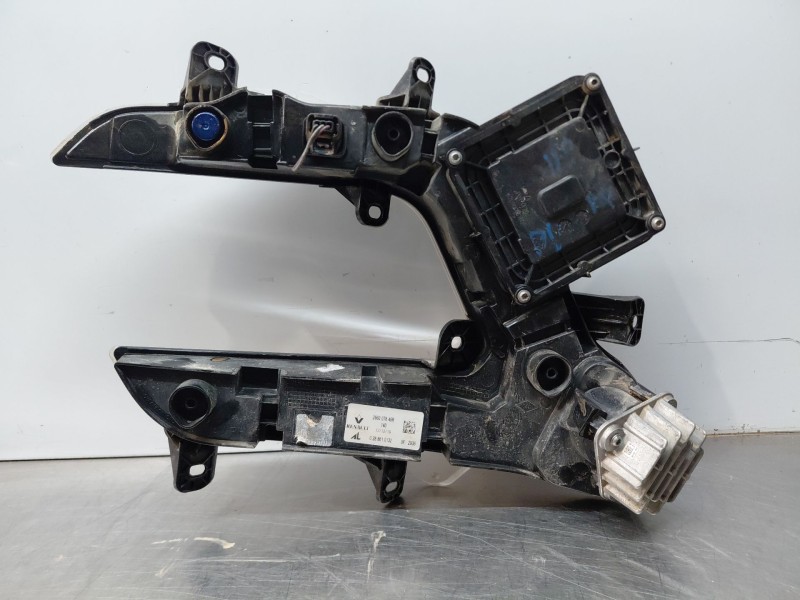 Recambio de piloto delantero derecho para renault captur techno referencia OEM IAM 266007846R  