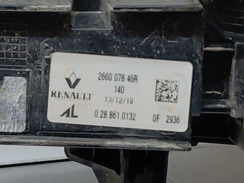 Recambio de piloto delantero derecho para renault captur techno referencia OEM IAM 266007846R  