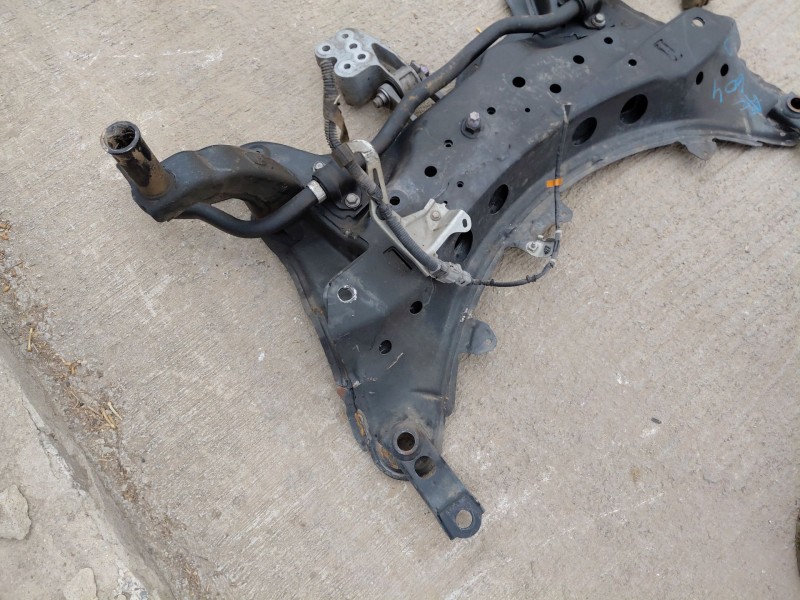 Recambio de puente delantero para lexus ux (_aa1_, _ah1_, _ma1_) 200 (mzaa10) referencia OEM IAM 5120176031  