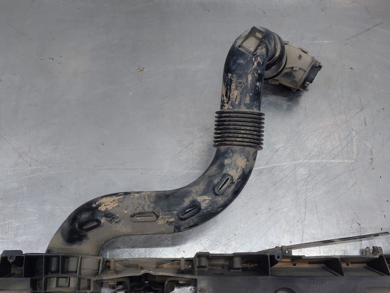 Recambio de travesaño superior parte frontal para renault captur techno referencia OEM IAM 625003860R  