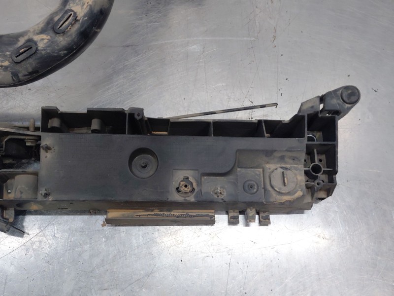 Recambio de travesaño superior parte frontal para renault captur techno referencia OEM IAM 625003860R  