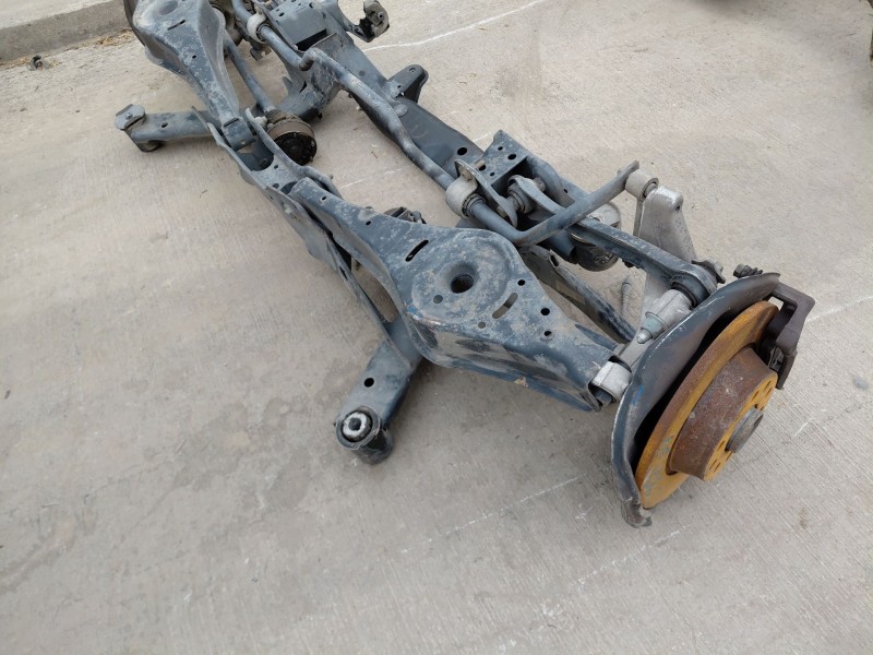 Recambio de puente trasero para audi q3 (8ub, 8ug) 2.0 tdi quattro referencia OEM IAM   