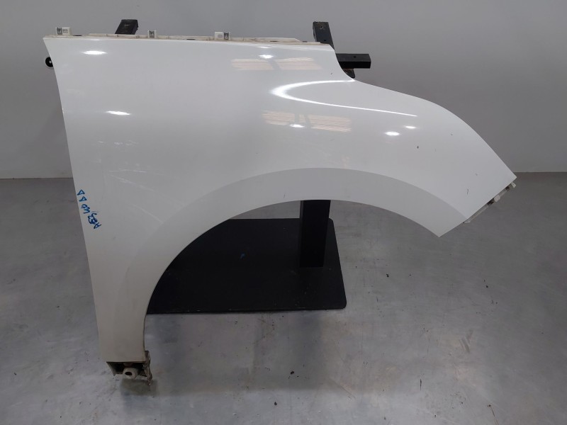 Recambio de aleta delantera derecha para renault scenic iv intens referencia OEM IAM 631009903R  