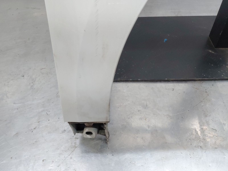 Recambio de aleta delantera derecha para renault scenic iv intens referencia OEM IAM 631009903R  