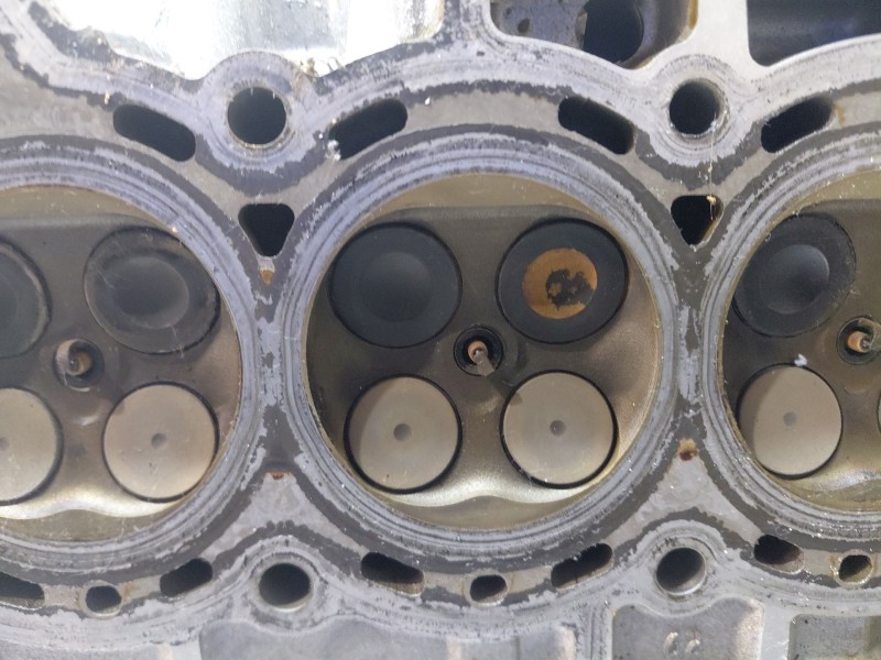 Recambio de culata para renault captur techno referencia OEM IAM 110419412R  