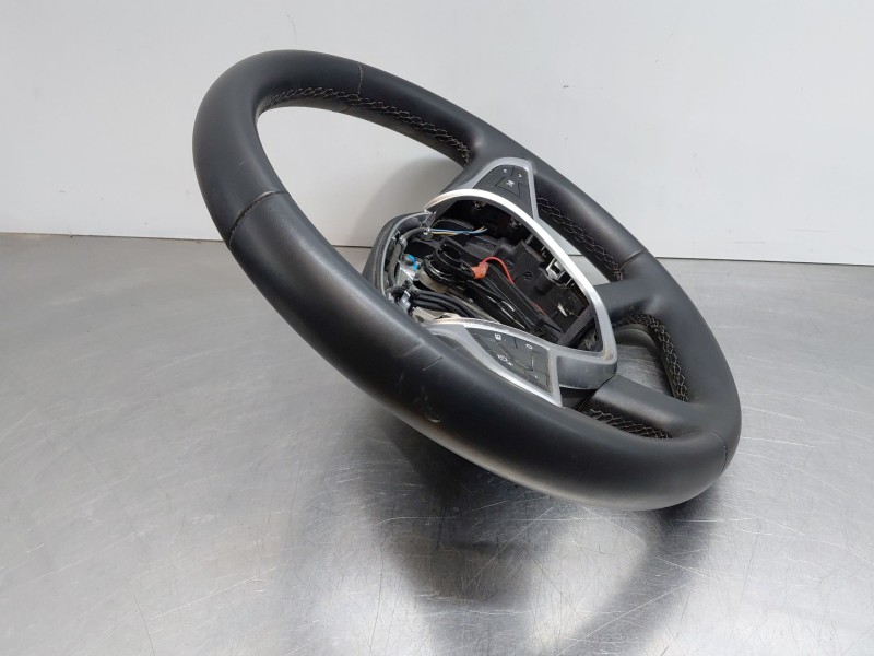 Recambio de volante para dacia duster (hm_) 1.0 lpg (hmmt) referencia OEM IAM 484002676R  