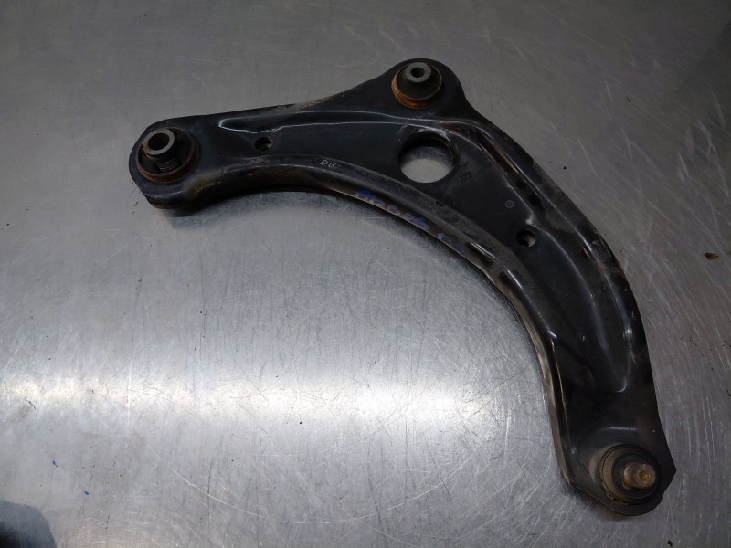 Recambio de brazo suspension inferior delantero derecho para nissan micra v (k14) acenta referencia OEM IAM 545005FA1C  