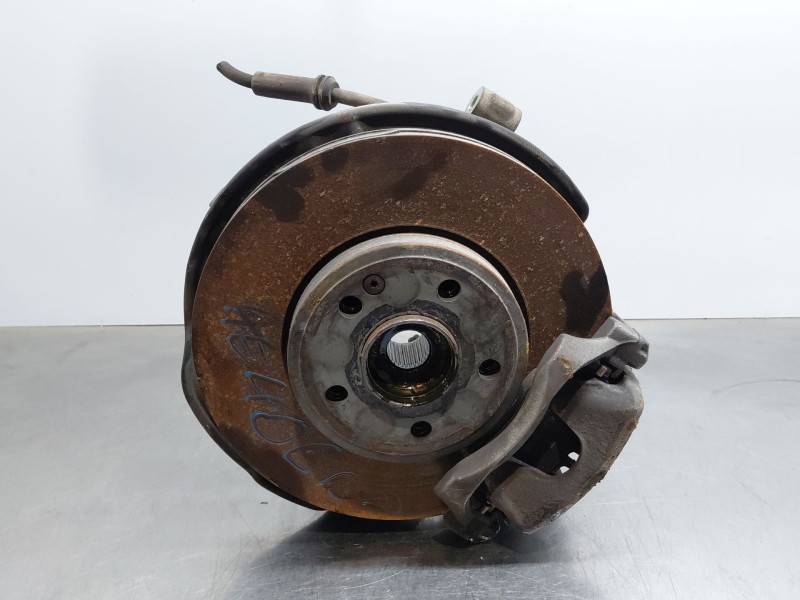 Recambio de mangueta delantera derecha para mercedes-benz clase gla (w156) 200 d referencia OEM IAM A2463320200  