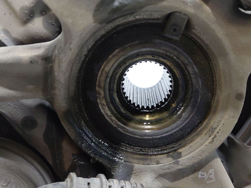 Recambio de mangueta delantera derecha para mercedes-benz clase gla (w156) 200 d referencia OEM IAM A2463320200  