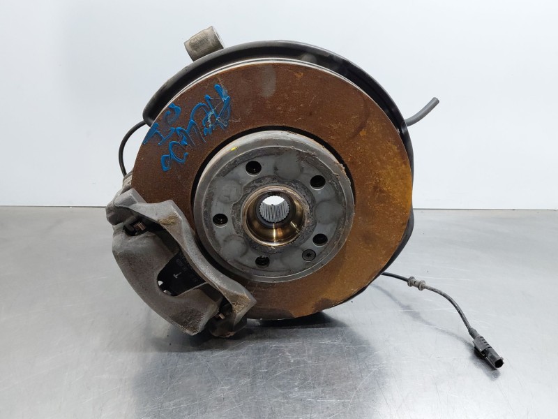 Recambio de mangueta delantera izquierda para mercedes-benz clase gla (w156) 200 d referencia OEM IAM A2463320100  
