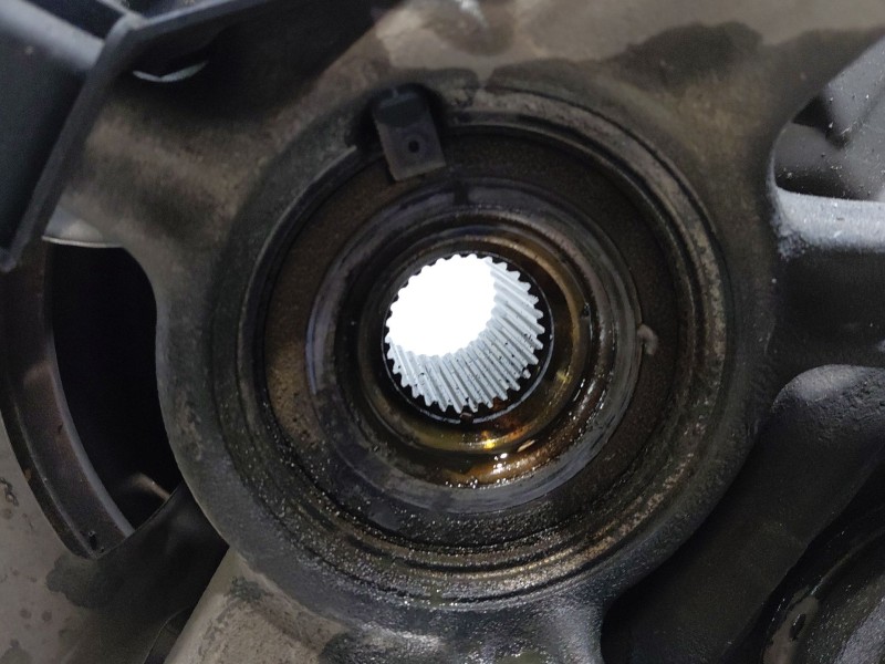 Recambio de mangueta delantera izquierda para mercedes-benz clase gla (w156) 200 d referencia OEM IAM A2463320100  