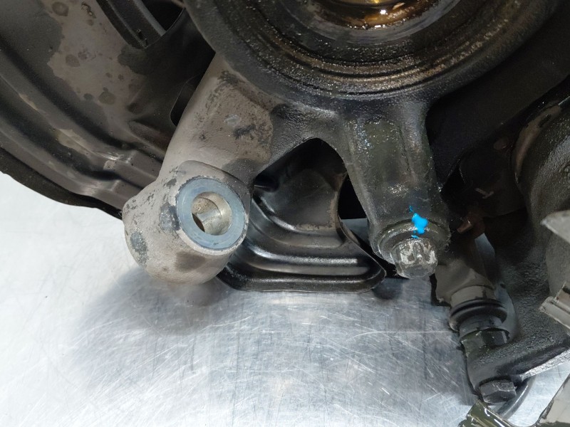 Recambio de mangueta delantera izquierda para mercedes-benz clase gla (w156) 200 d referencia OEM IAM A2463320100  