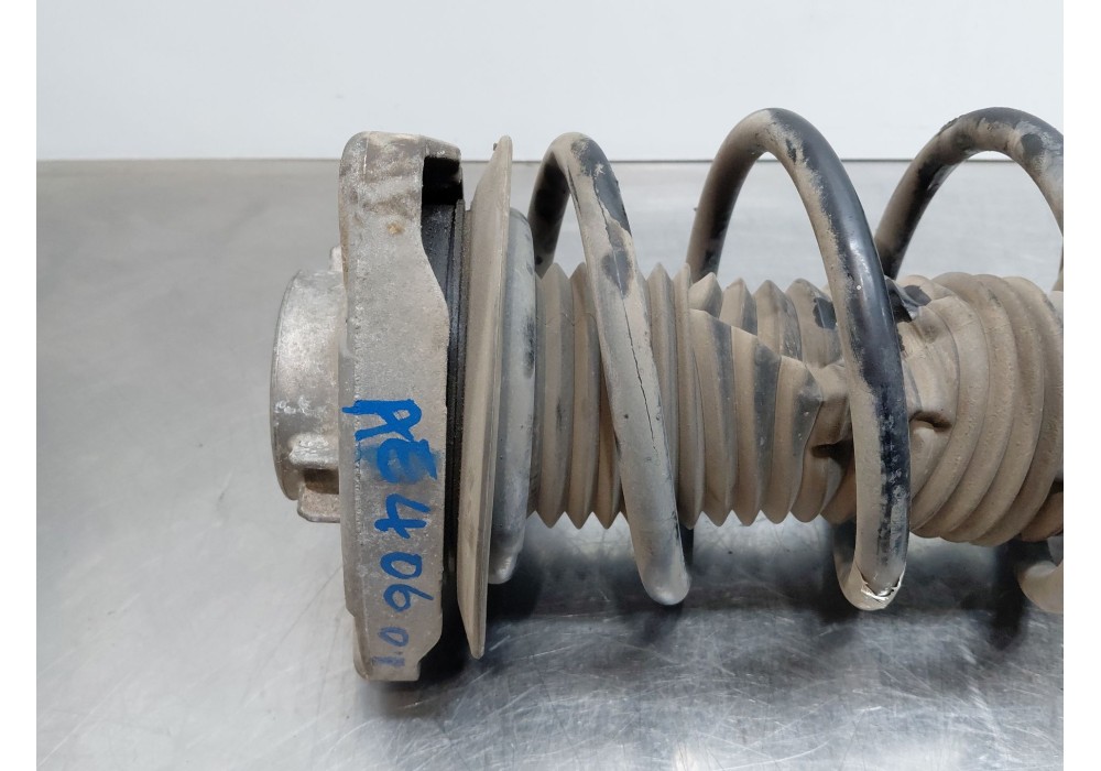 Recambio de amortiguador delantero izquierdo para mercedes-benz clase gla (w156) 200 d referencia OEM IAM A1563231900  