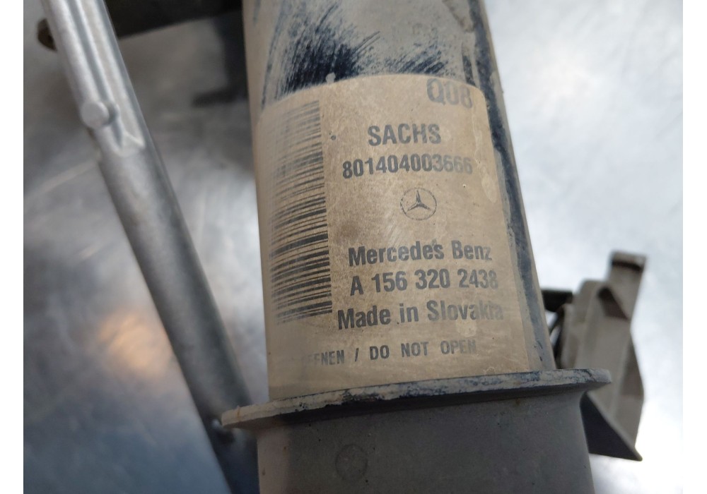 Recambio de amortiguador delantero izquierdo para mercedes-benz clase gla (w156) 200 d referencia OEM IAM A1563231900  
