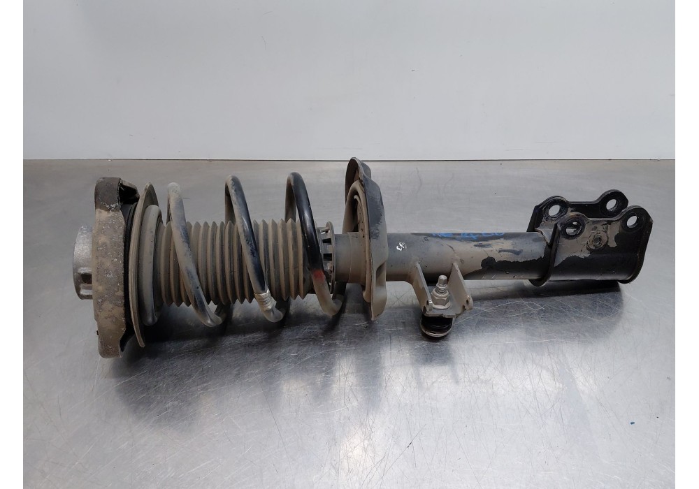 Recambio de amortiguador delantero derecho para mercedes-benz clase gla (w156) 200 d referencia OEM IAM A1563232000  
