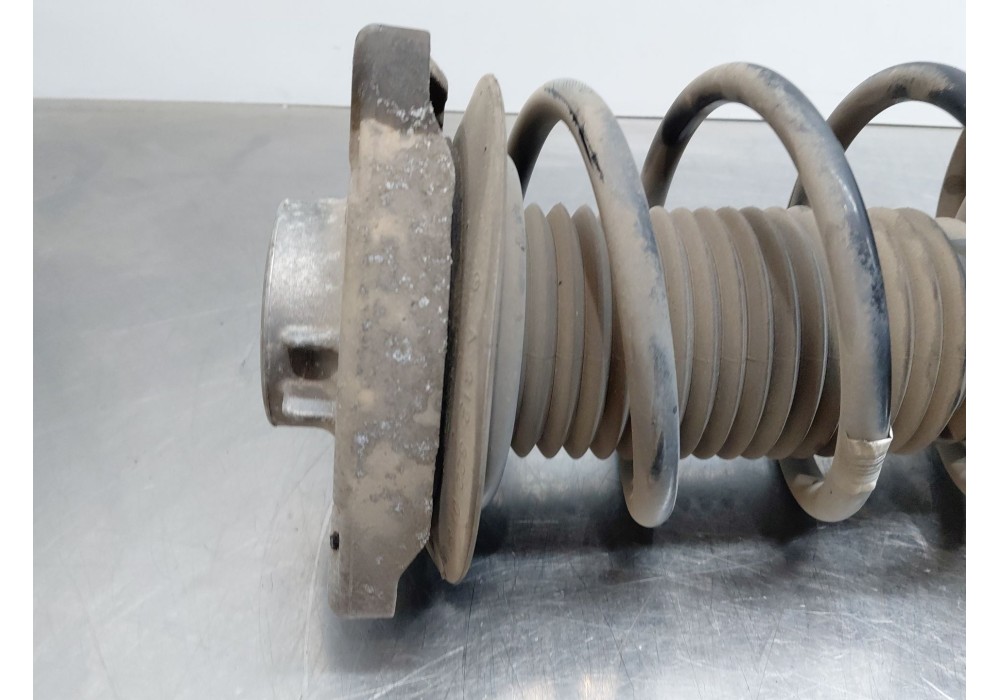 Recambio de amortiguador delantero derecho para mercedes-benz clase gla (w156) 200 d referencia OEM IAM A1563232000  