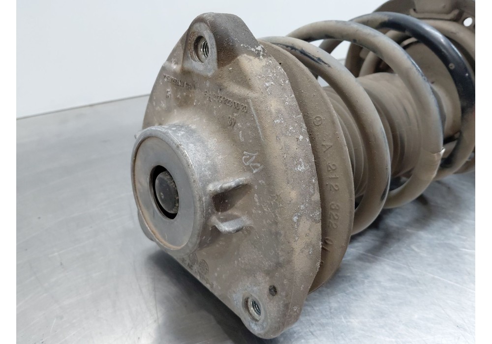 Recambio de amortiguador delantero derecho para mercedes-benz clase gla (w156) 200 d referencia OEM IAM A1563232000  