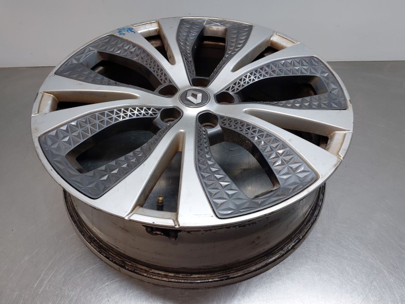 Recambio de llanta para renault scenic iv intens referencia OEM IAM 403006686R  