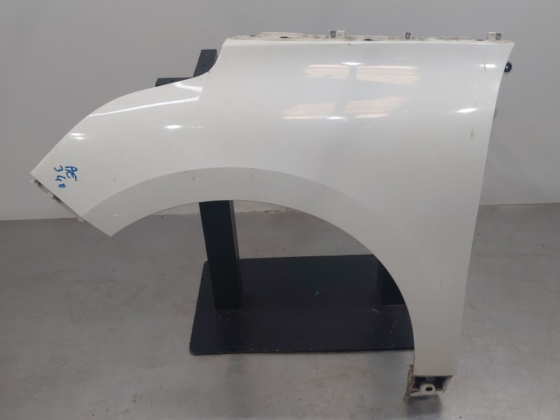 Recambio de aleta delantera izquierda para renault scenic iv intens referencia OEM IAM   