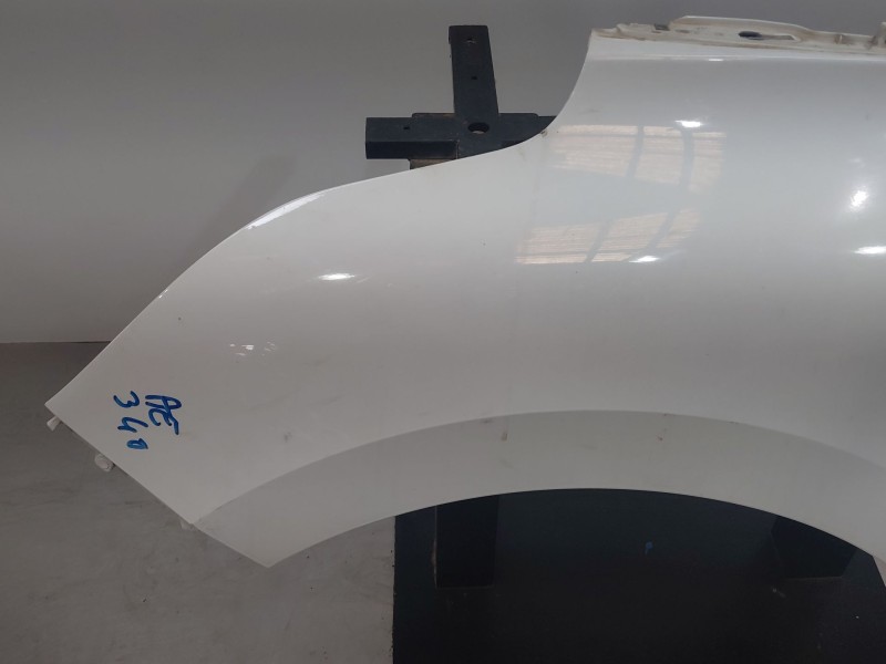 Recambio de aleta delantera izquierda para renault scenic iv intens referencia OEM IAM   