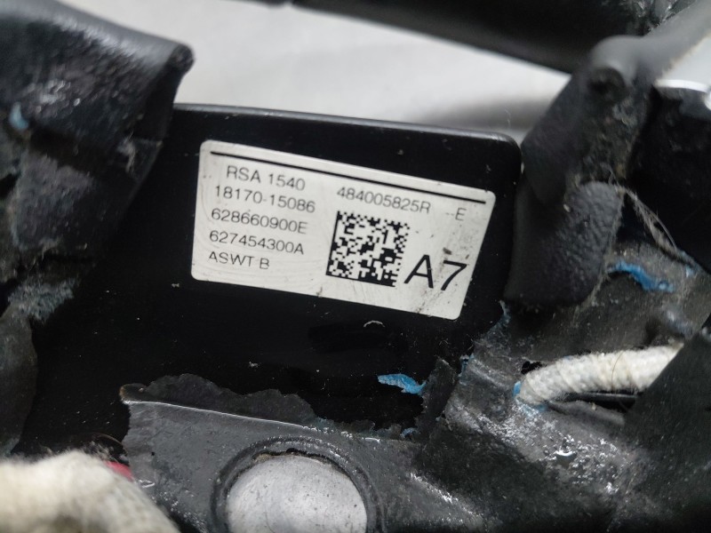 Recambio de volante para renault scenic iv intens referencia OEM IAM 484005825R  